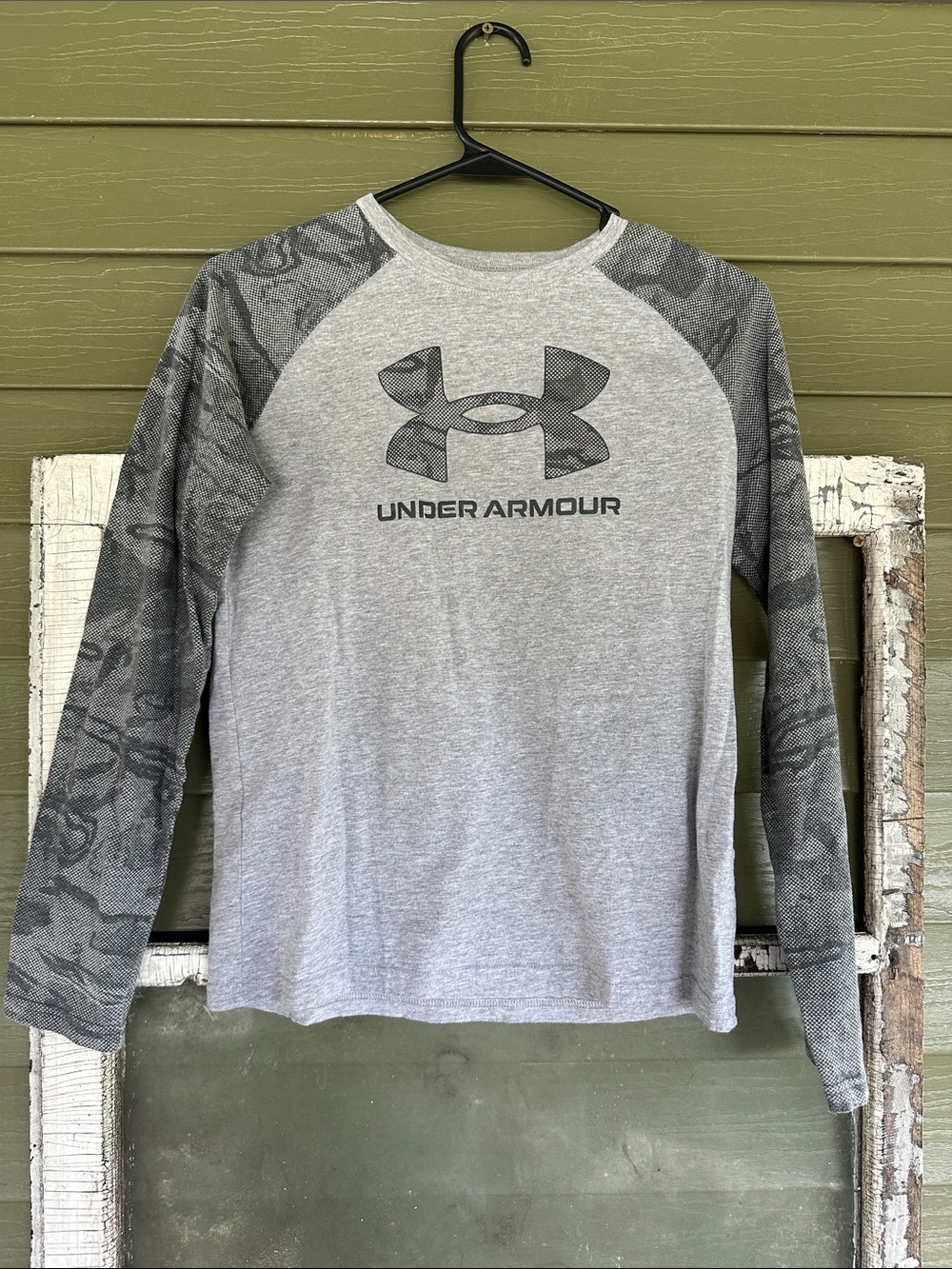 Under Armour Gray Raglan Long Sleeve Logo Shirt